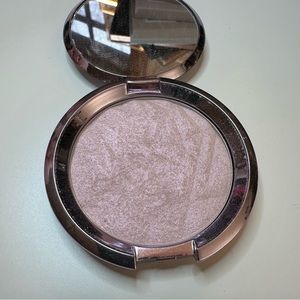 Becca Shimmering Skin Perfector Limited Edition Prismatic Amethyst Highlighter